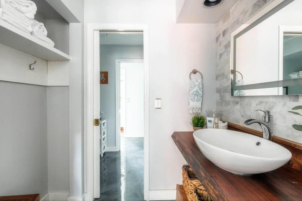 Walk To Broadway Charming Modern Historic Townhome Nashville Buitenkant foto