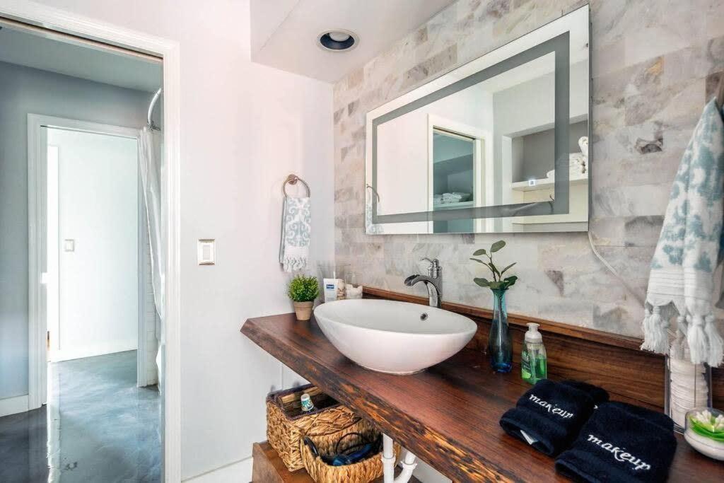 Walk To Broadway Charming Modern Historic Townhome Nashville Buitenkant foto