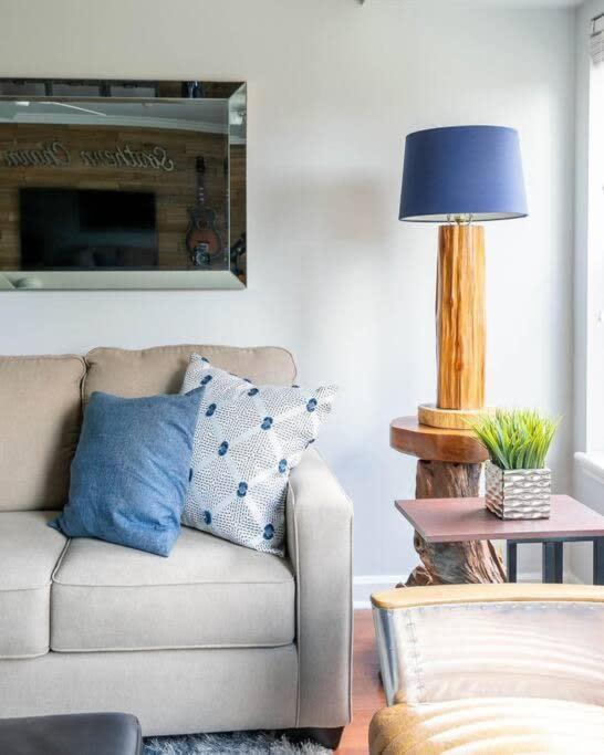 Walk To Broadway Charming Modern Historic Townhome Nashville Buitenkant foto
