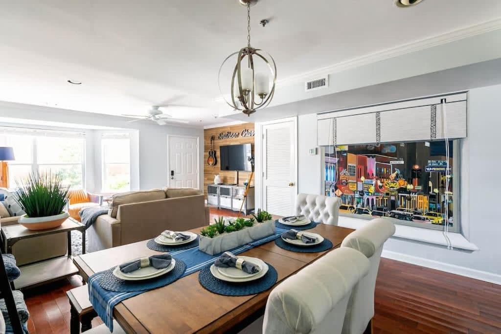 Walk To Broadway Charming Modern Historic Townhome Nashville Buitenkant foto